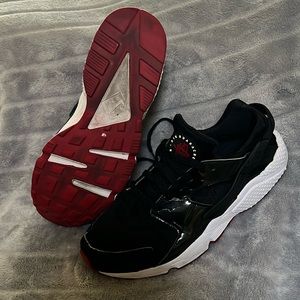 Black red bottom Nike huaraches